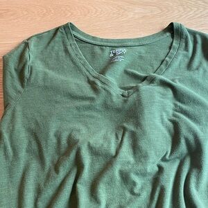 V neck long sleeve T plus sized